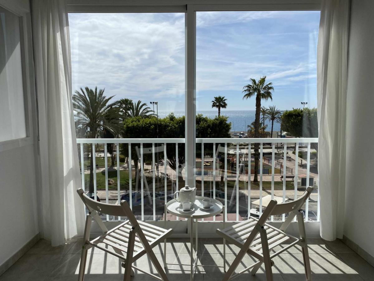Apartamento 2 Habitaciones Frontal Al Mar 3 Torre Del Mar Kültér fotó