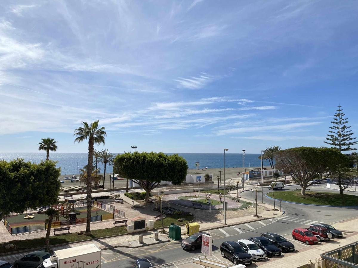 Apartamento 2 Habitaciones Frontal Al Mar 3 Torre Del Mar Kültér fotó