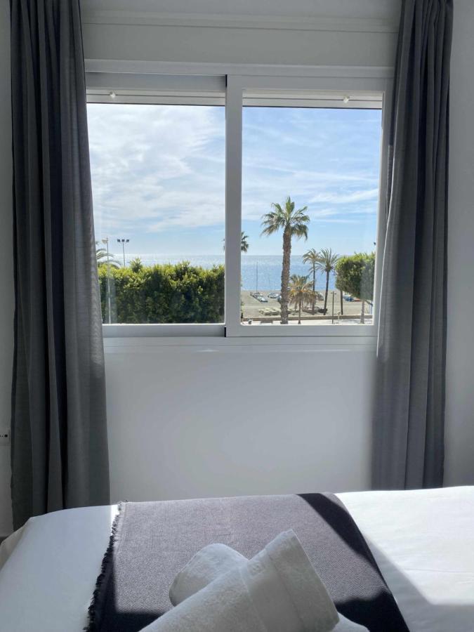 Apartamento 2 Habitaciones Frontal Al Mar 3 Torre Del Mar Kültér fotó