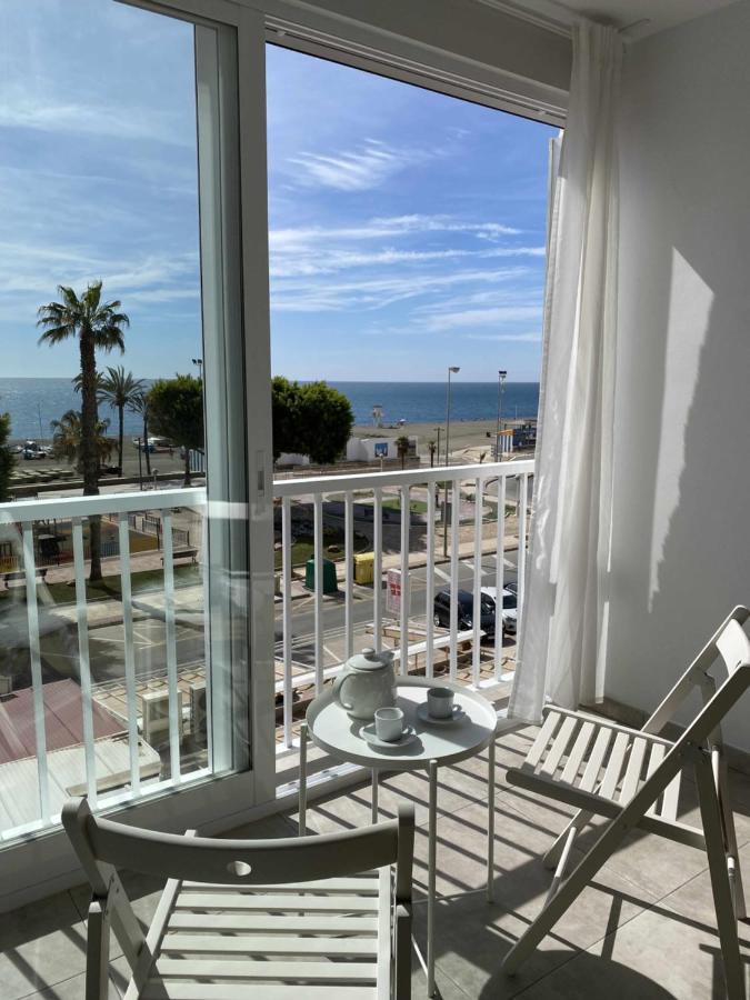 Apartamento 2 Habitaciones Frontal Al Mar 3 Torre Del Mar Kültér fotó