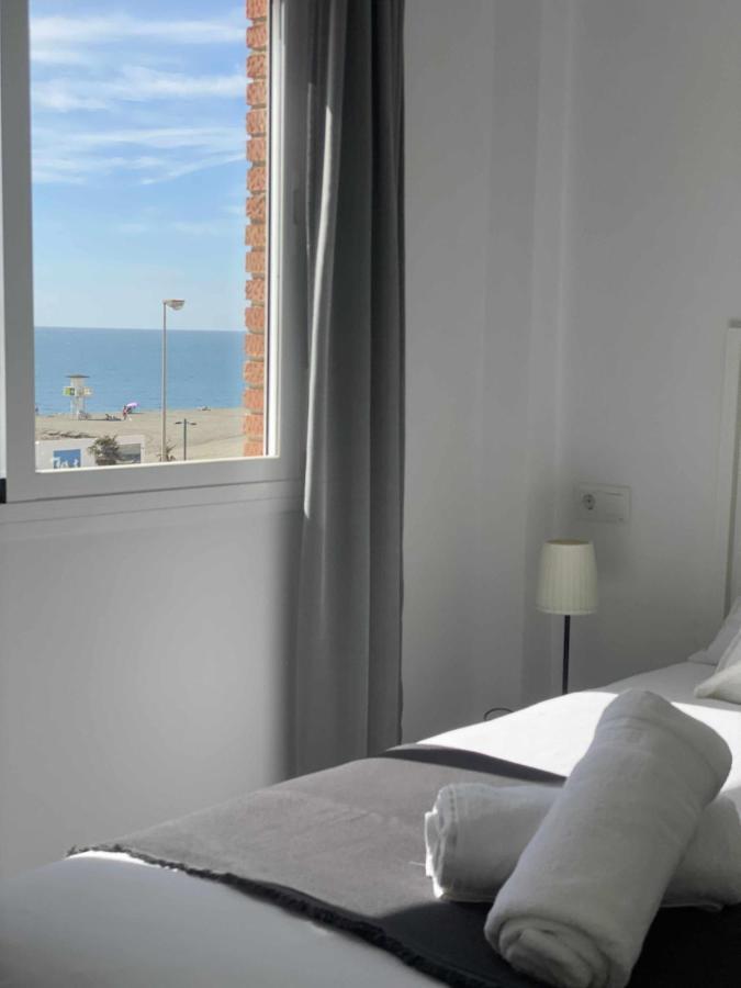Apartamento 2 Habitaciones Frontal Al Mar 3 Torre Del Mar Kültér fotó